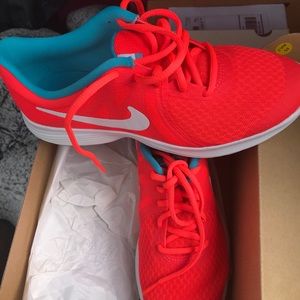 Women’s nikes